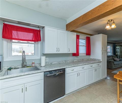 97 Arlington Cir, Wickliffe, OH 44092 photo 9