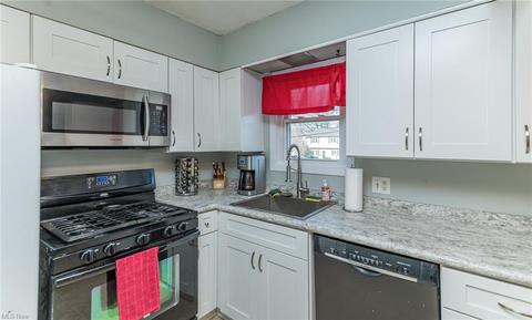 97 Arlington Cir, Wickliffe, OH 44092 photo 8