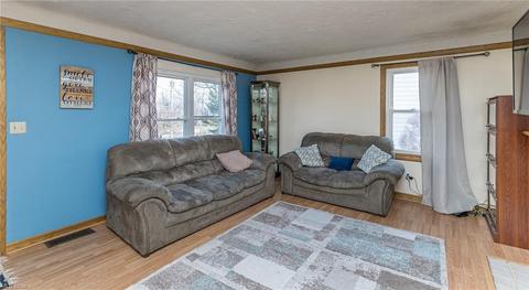 97 Arlington Cir, Wickliffe, OH 44092 photo 2