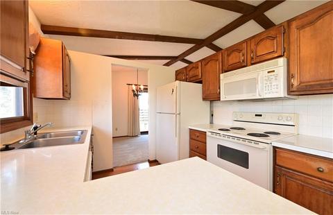 963 Bennett Dr, Elyria, OH 44035 photo 10