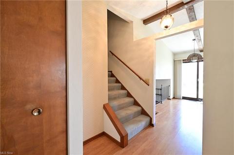 963 Bennett Dr, Elyria, OH 44035 photo 3