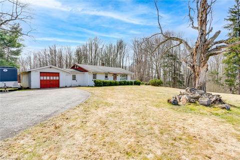 2274 Blake Rd, Wadsworth, OH 44281 photo 3