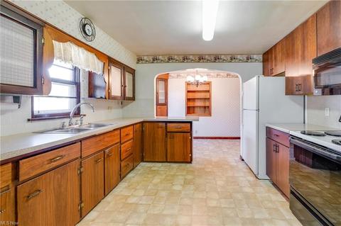 2274 Blake Rd, Wadsworth, OH 44281 photo 7