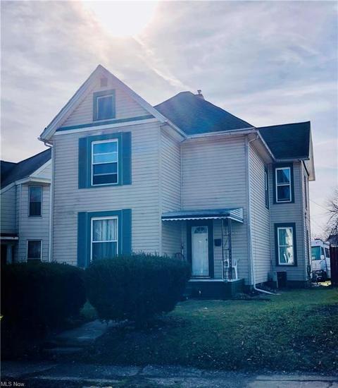 907 Main St, Coshocton, OH 43812 photo 1