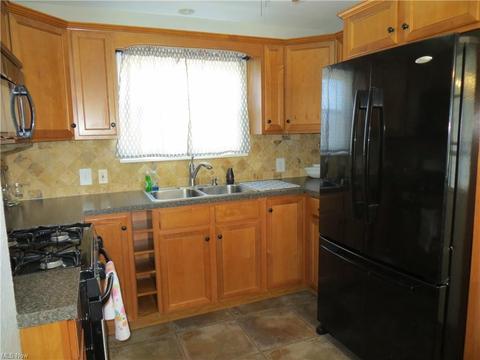35 Grimm Heights Ave, Struthers, OH 44471 photo 5