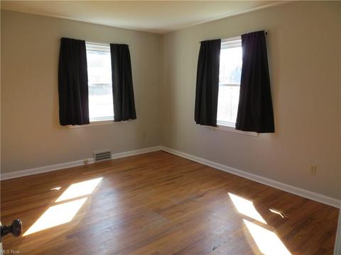 35 Grimm Heights Ave, Struthers, OH 44471 photo 8
