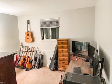 5041 Sandy Hook Dr, Parma, OH 44134 photo 17