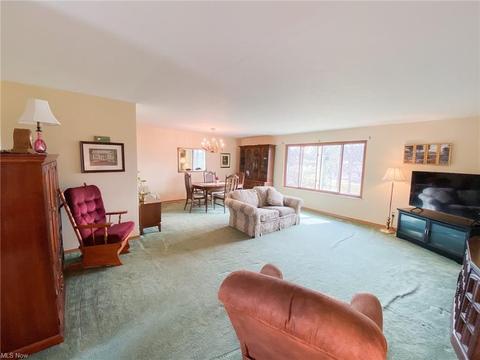 5041 Sandy Hook Dr, Parma, OH 44134 photo 5