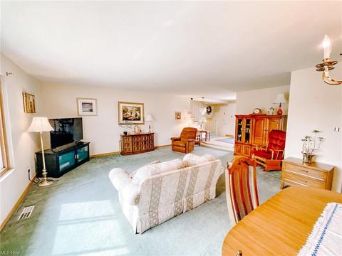 5041 Sandy Hook Dr, Parma, OH 44134 photo 6