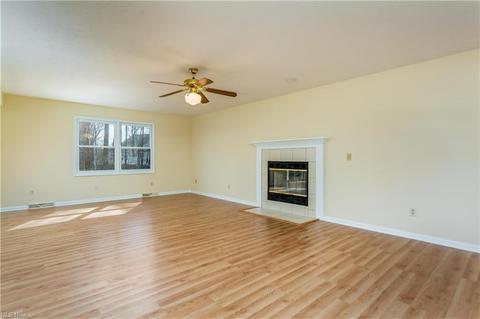 326 Hendrix Blvd, Lagrange, OH 44050 photo 4