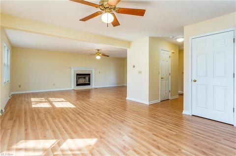 326 Hendrix Blvd, Lagrange, OH 44050 photo 2