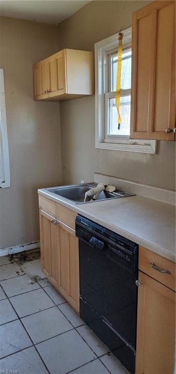 310 Longfellow St, Elyria, OH 44035 photo 5