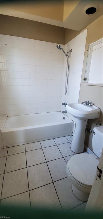 310 Longfellow St, Elyria, OH 44035 photo 9