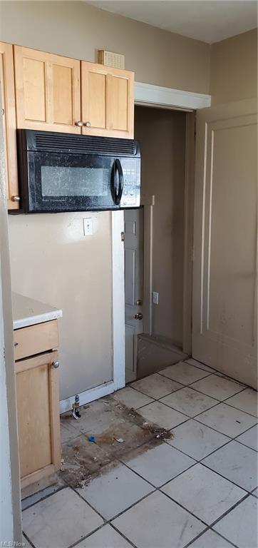 310 Longfellow St, Elyria, OH 44035 photo 6