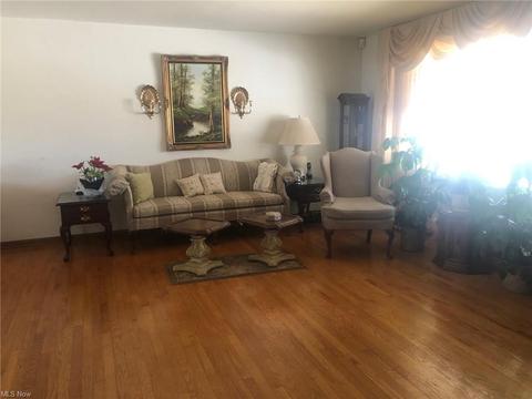 421 Eastern Ave, Campbell, OH 44405 photo 5