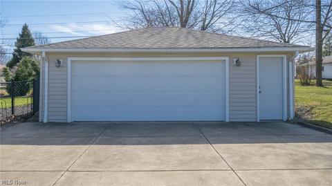 3221 Augustine Dr, Parma, OH 44134 photo 27