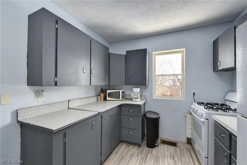 14301 Summit, Maple Heights, OH 44137 photo 9