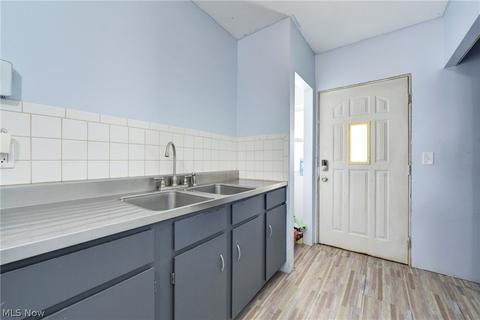 14301 Summit, Maple Heights, OH 44137 photo 11