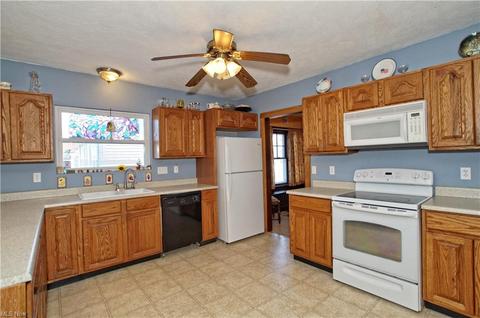 352 E 248th St, Euclid, OH 44123 photo 6