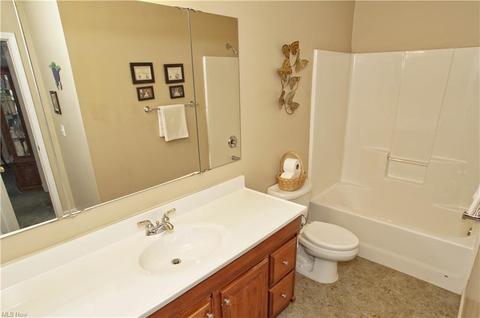 352 E 248th St, Euclid, OH 44123 photo 14