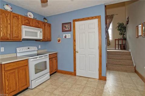 352 E 248th St, Euclid, OH 44123 photo 5