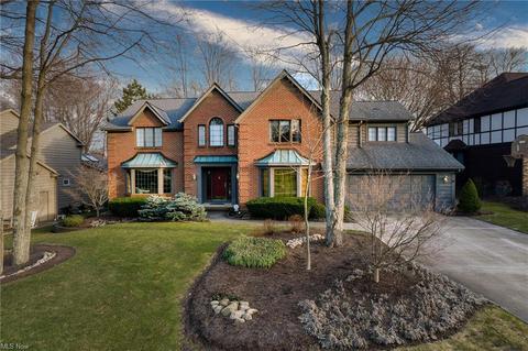 32620 Shadowbrook Dr, Solon, OH 44139 photo 1