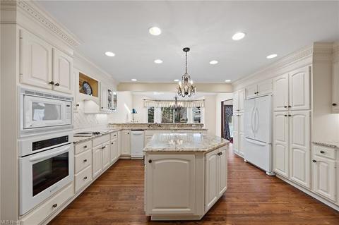 32620 Shadowbrook Dr, Solon, OH 44139 photo 13