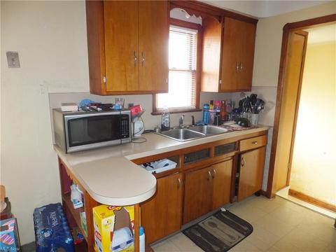9209 Biddulph Rd, Brooklyn, OH 44144 photo 3