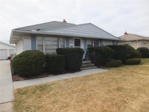 9209 Biddulph Rd, Brooklyn, OH 44144 photo 1
