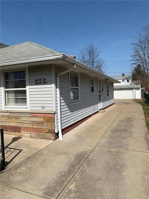 2229 Sunset Dr, Wickliffe, OH 44092 photo 2