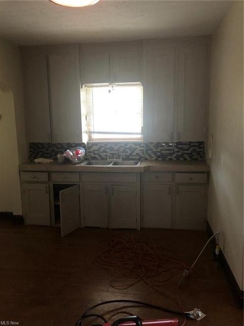 809 Diagonal Rd, Akron, OH 44320 photo 9