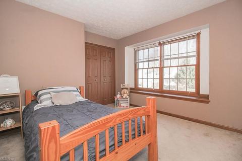 435 Pemberton Dr, Elyria, OH 44035 photo 28