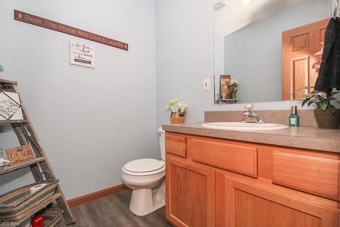 435 Pemberton Dr, Elyria, OH 44035 photo 17