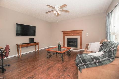 435 Pemberton Dr, Elyria, OH 44035 photo 15