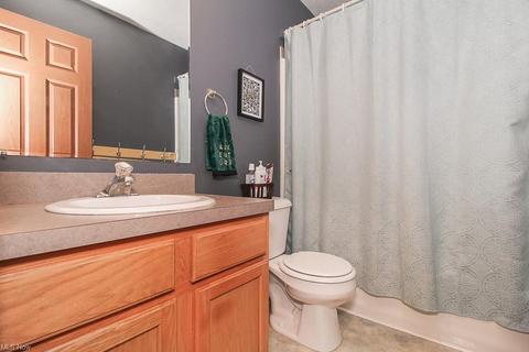 435 Pemberton Dr, Elyria, OH 44035 photo 25
