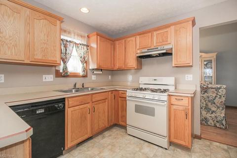 435 Pemberton Dr, Elyria, OH 44035 photo 11