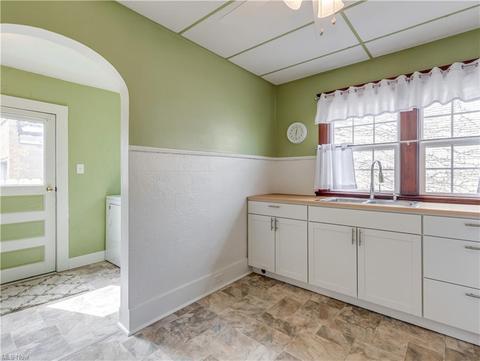 376 E Glenwood Ave, Akron, OH 44310 photo 13