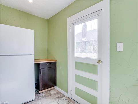 376 E Glenwood Ave, Akron, OH 44310 photo 17