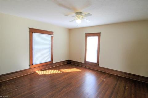 247 E Bergey St, Wadsworth, OH 44281 photo 4