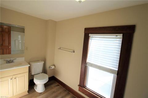 247 E Bergey St, Wadsworth, OH 44281 photo 21