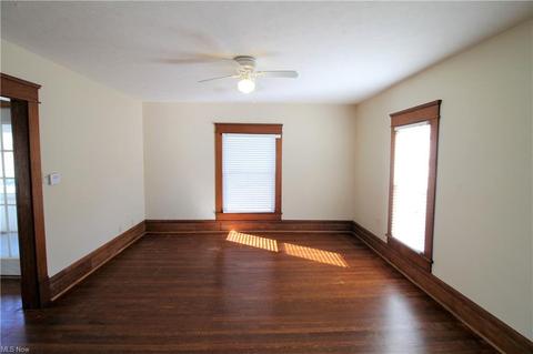 247 E Bergey St, Wadsworth, OH 44281 photo 3
