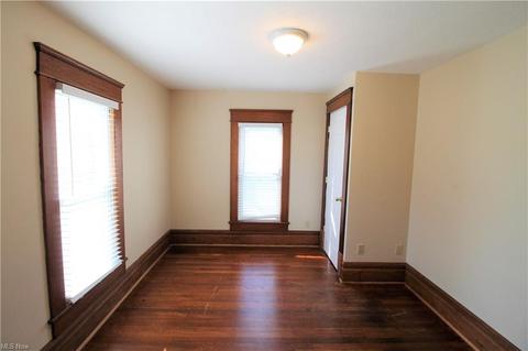 247 E Bergey St, Wadsworth, OH 44281 photo 8