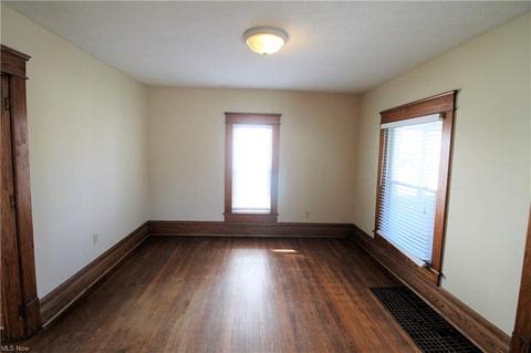 247 E Bergey St, Wadsworth, OH 44281 photo 6