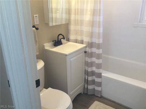 536 Princeton Ave, Elyria, OH 44035 photo 8