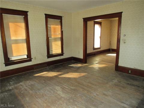 407 Thayer Ave, Ashtabula, OH 44004 photo 2