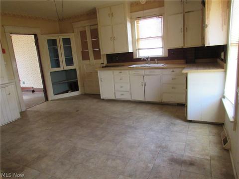 407 Thayer Ave, Ashtabula, OH 44004 photo 11