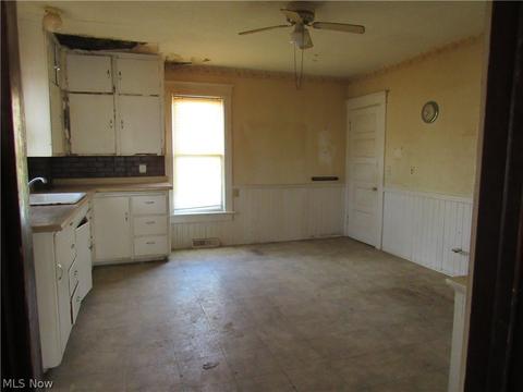 407 Thayer Ave, Ashtabula, OH 44004 photo 9