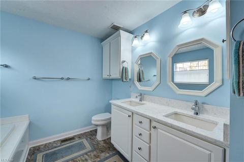 5232 Cardinal Ct, Lorain, OH 44053 photo 13