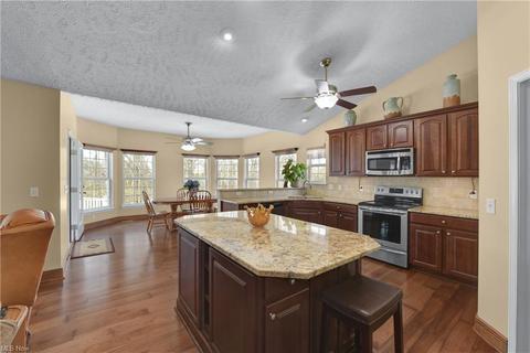 5232 Cardinal Ct, Lorain, OH 44053 photo 9