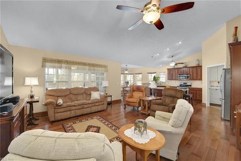 5232 Cardinal Ct, Lorain, OH 44053 photo 4